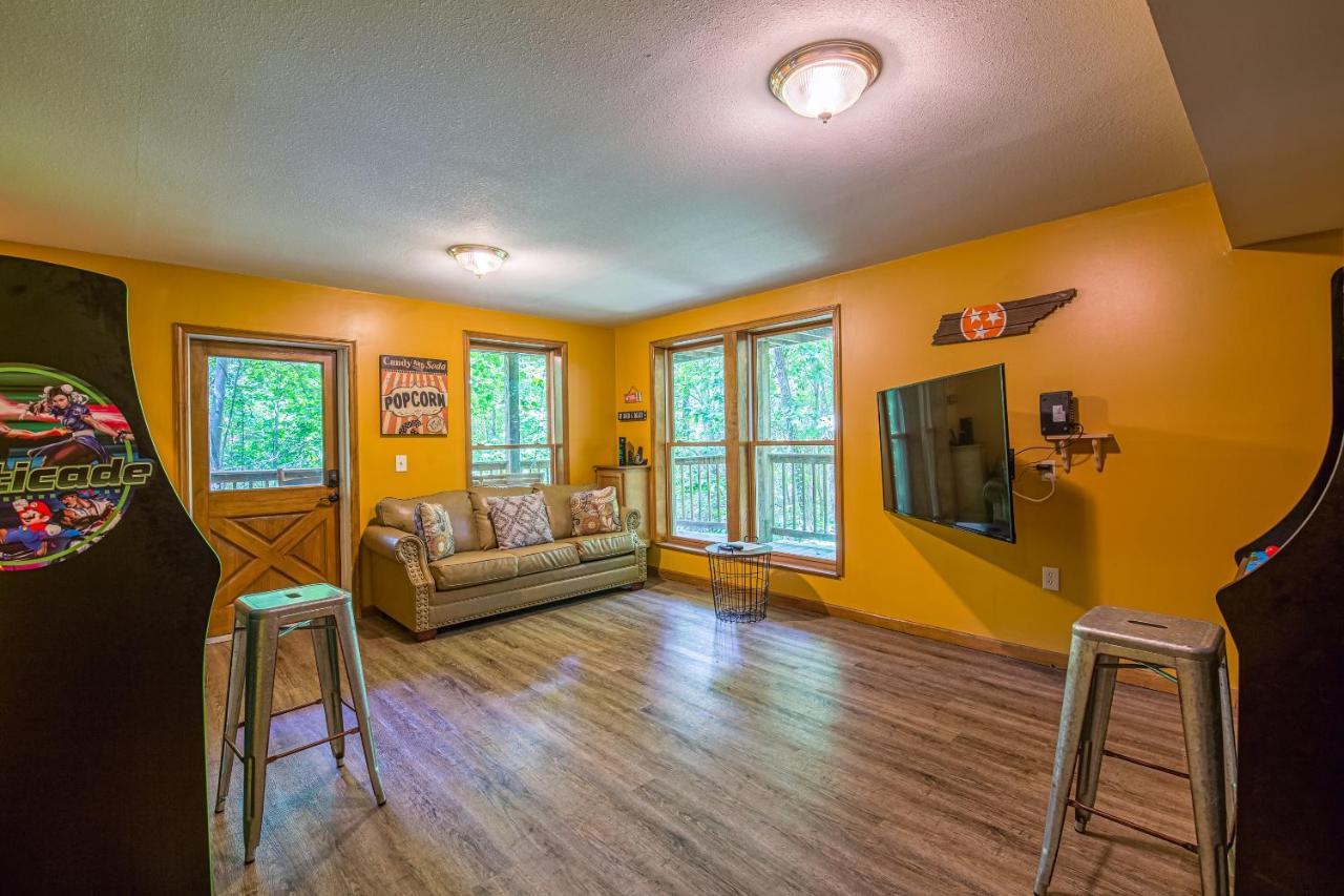 North Ridge Place Brand New Log Cabin With Hot Tub Great Location Севьервилл Экстерьер фото